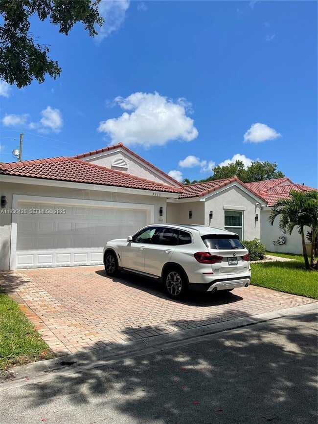 Building Photo - 3315 SW 49th St