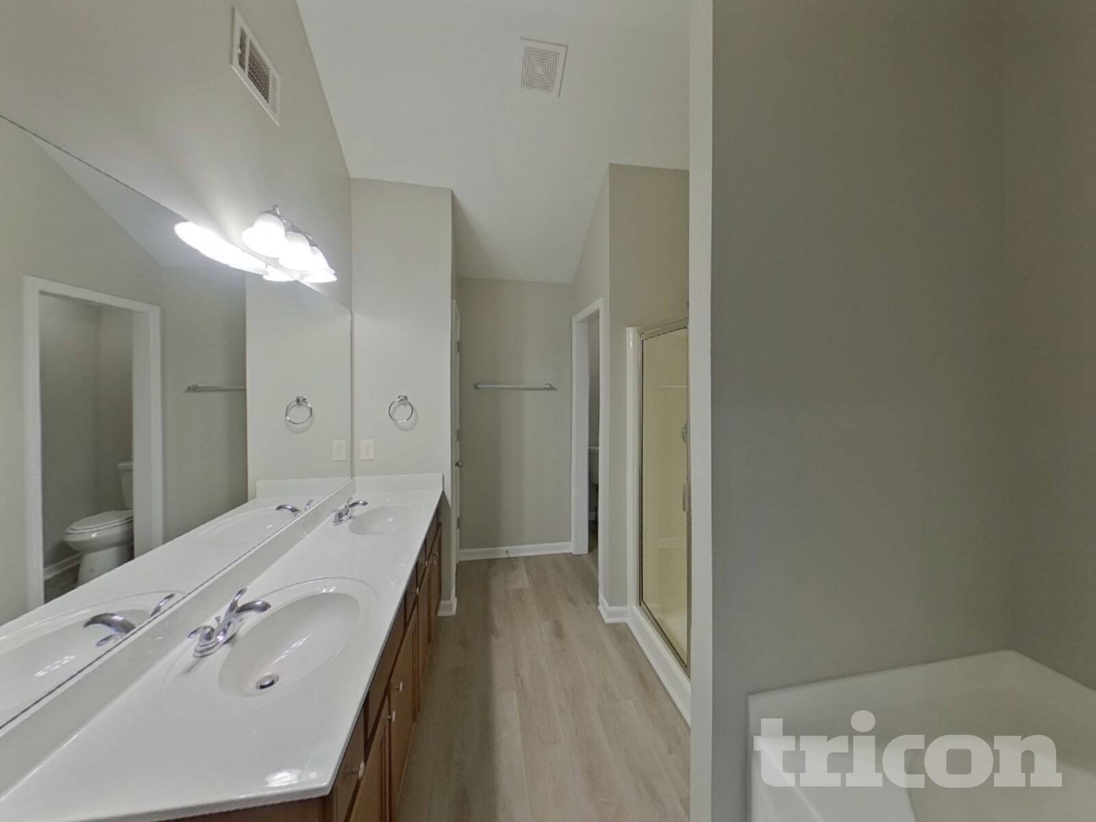 Building Photo - 2215 Oakland Downs Way