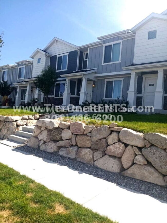 Building Photo - This property offers a NO DEPOSIT option available for qualified renters!