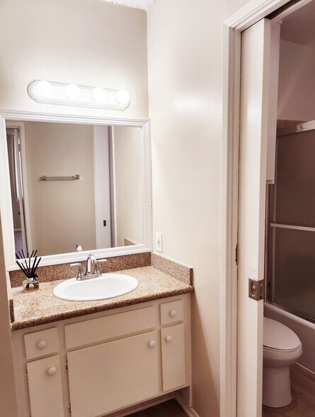 Building Photo - 456 S. Harvard Blvd