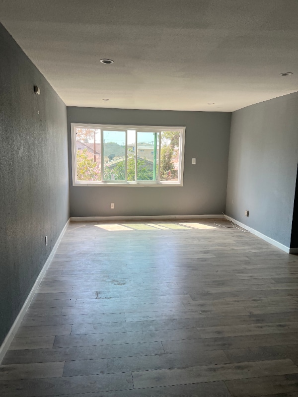 Building Photo - 1108 W 110th St