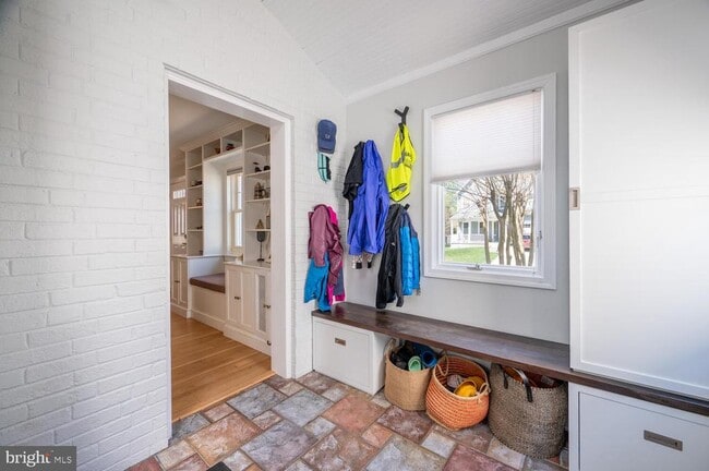 Building Photo - 6034 21st St N