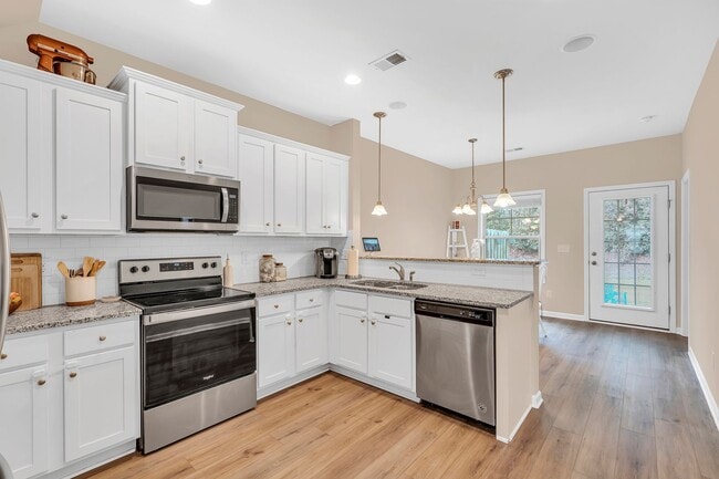 Building Photo - Beautiful 4BR Townhome in Mauldin - Whispe...
