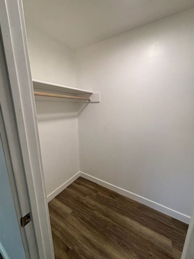 Building Photo - Unique duplex in post falls