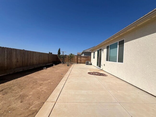 Building Photo - 4712 Sussex Ave
