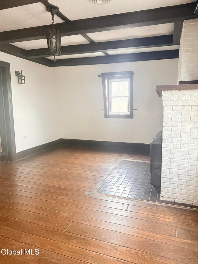 Building Photo - 290 2nd Ave