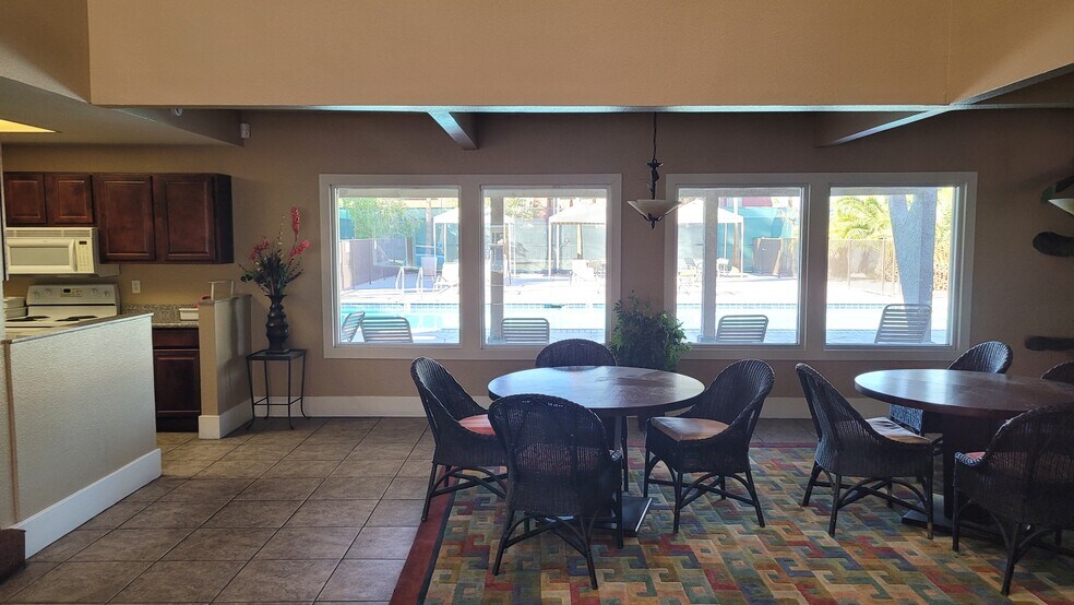 Building Photo - 5251 Indian River Dr