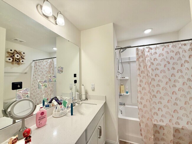 Building Photo - Newly Built 3BD, 2.5BA End Unit Zebulon Townhome in an HOA Community with Premier Amenities