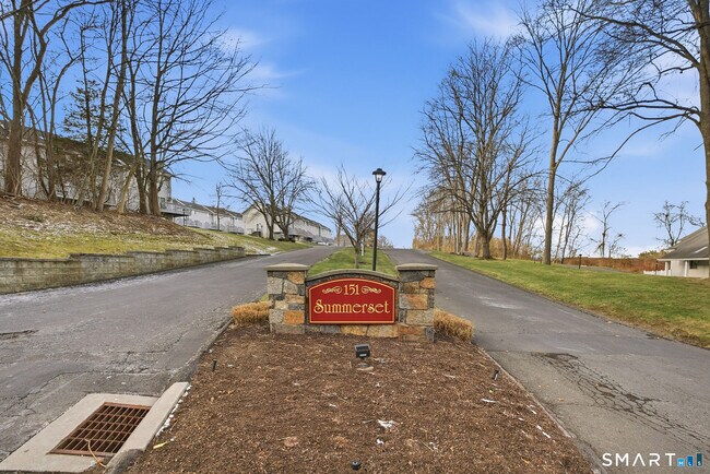 Building Photo - 151 Shelter Rock Rd