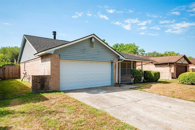 Building Photo - 10906 Maple Rock Dr