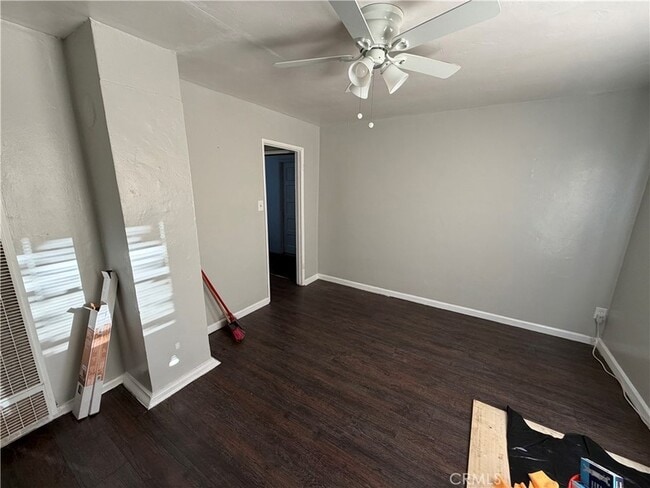 Building Photo - 8529 Oleander Ave