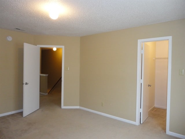 Building Photo - 1332 Clove Ct