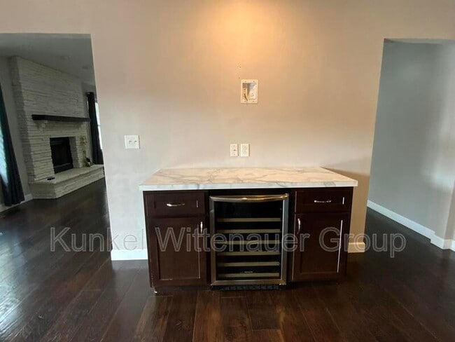 Building Photo - 1721 Spruce Hill Dr