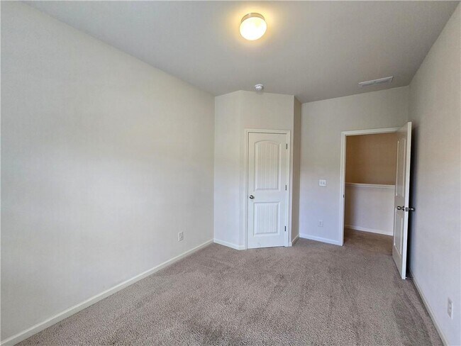 Building Photo - 1043 Blind Brook Cir