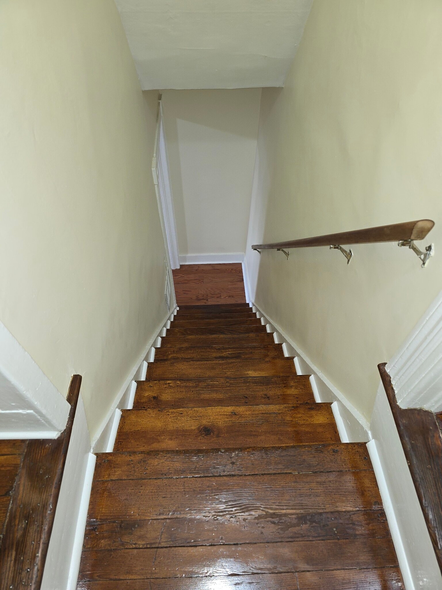 Steps going upstairs - 707 Bunnecke Ave