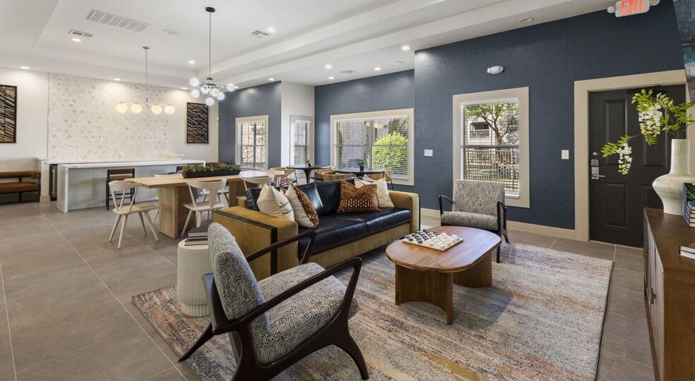 Building Photo - 2920 Shadowbriar Dr