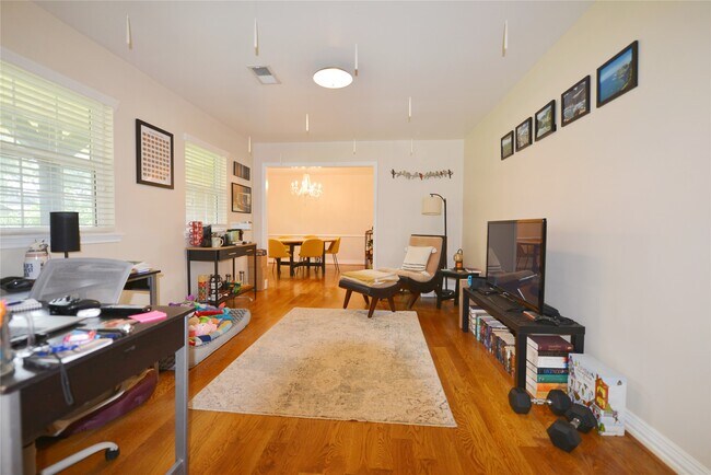 Building Photo - 5118 Lymbar Dr