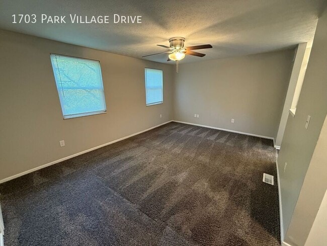 Building Photo - 1703 Park Village Dr