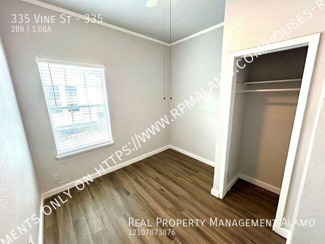 Building Photo - *MOVE IN SPECIAL* AVAILABLE NOW! 2 Bedroom...