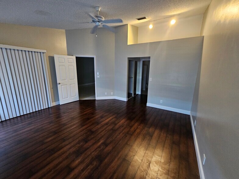 Master Bedroom - 6016 NW 91st Way