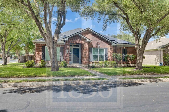 Building Photo - 1204 Thackeray Ln