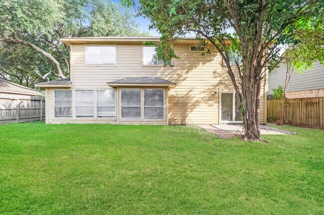 Building Photo - 2322 Piddler Dr