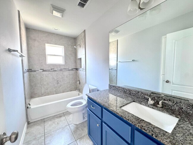Building Photo - 515 Graneros Ave