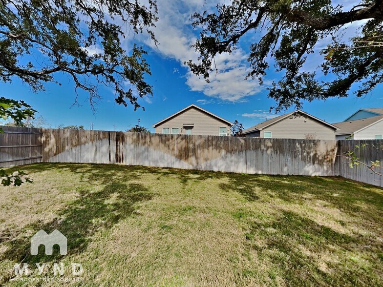 Building Photo - 14911 Greenfield Ml