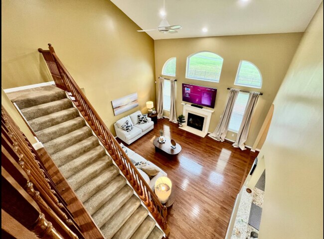 Building Photo - 5531 Oakview Terrace