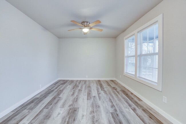 Building Photo - MUST SEE Remodeled Sapulpa Home