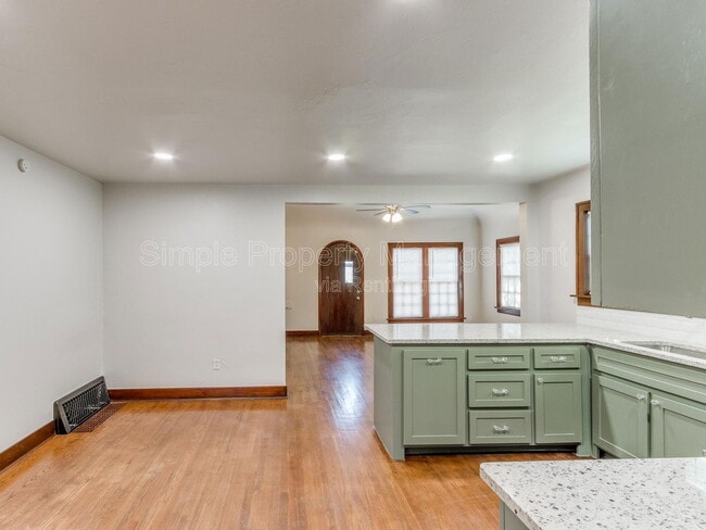 Building Photo - 2529 NW 16th St