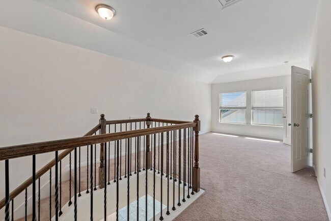 Building Photo - 405 Little Draw Ln