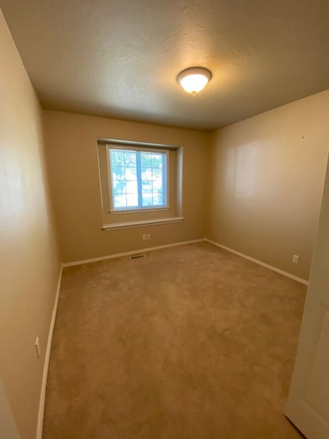 Building Photo - Single Story home in Central Boise availab...