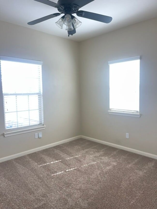 Building Photo - Duplex in South Lubbock