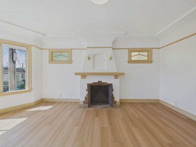 Building Photo - 58 Vale St