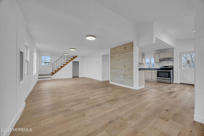 Building Photo - 234 Beach Ave