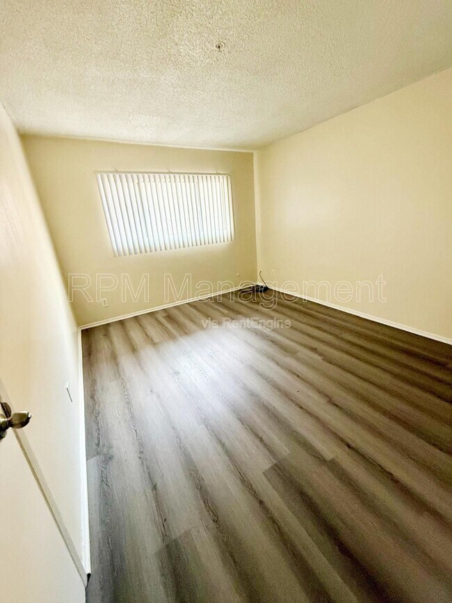 Building Photo - 6645 Etiwanda Ave