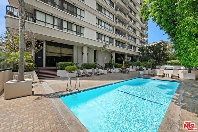 Building Photo - 10790 Wilshire Blvd