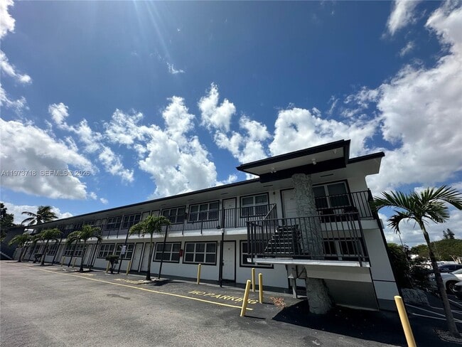 Building Photo - 2300 Madison St