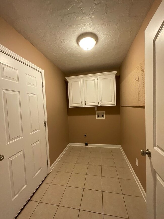 Building Photo - 110 Delia Dr