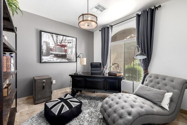 Building Photo - 2250 E Deer Valley Dr