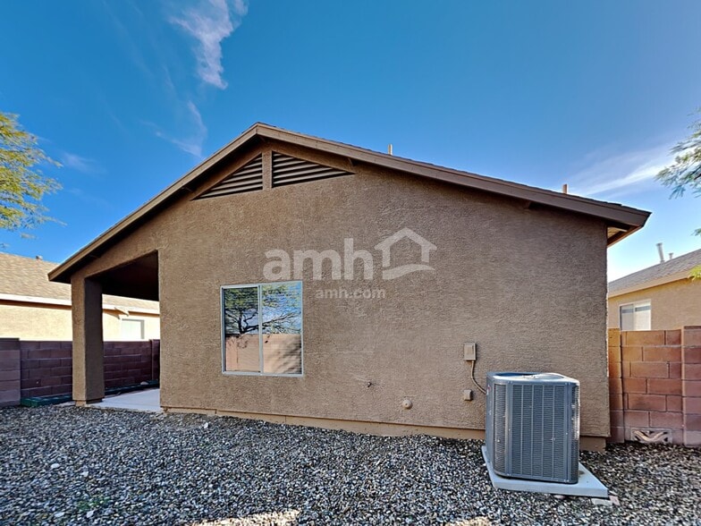 Building Photo - 7808 S Baja Stone Ave