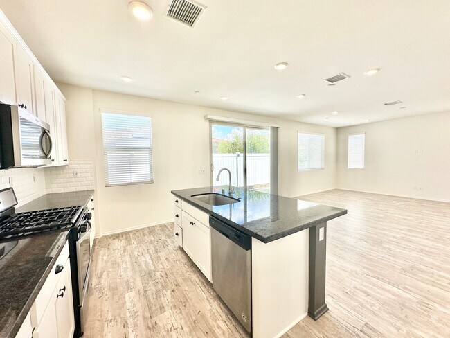 Building Photo - Lovely, Light & Bright, Two-Story, Detached Home in the Desirable Wildgrove Community of Vista!