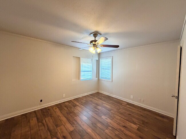 Building Photo - "Charming 3-Bedroom Haven in Lubbock – 1/2 off first Month's Rent!
