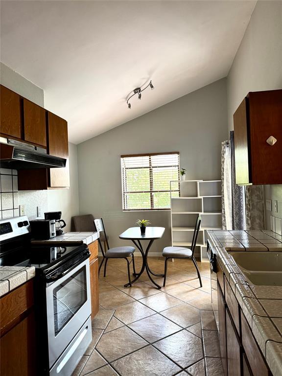 Building Photo - 7122 Wood Hollow Dr