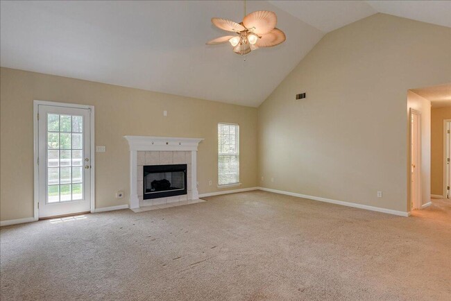 Building Photo - 924 Prairie Cir