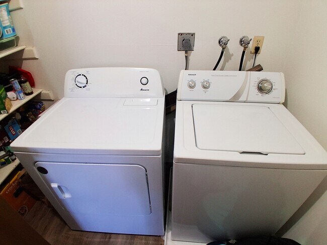 Building Photo - 1728 N 550 W