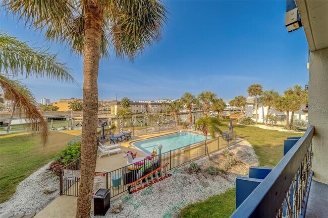 Building Photo - 11650 Capri Cir S