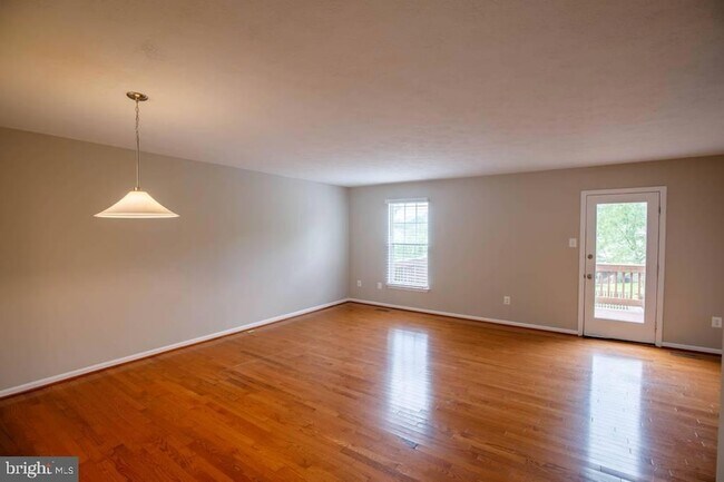 Building Photo - 344 Honey Locust Ct