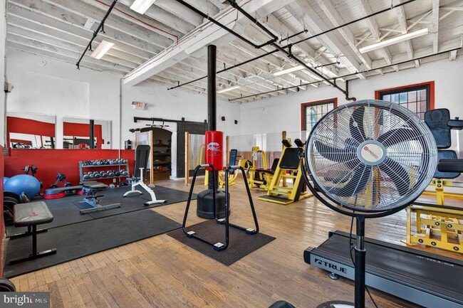 Building Photo - 200 Lincoln Ave